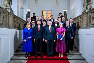 Otřesný konec roku 2025. Babiš s SPD a Motoristy ž...